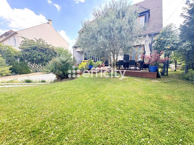 Maison - 165 m² - 6 pièces