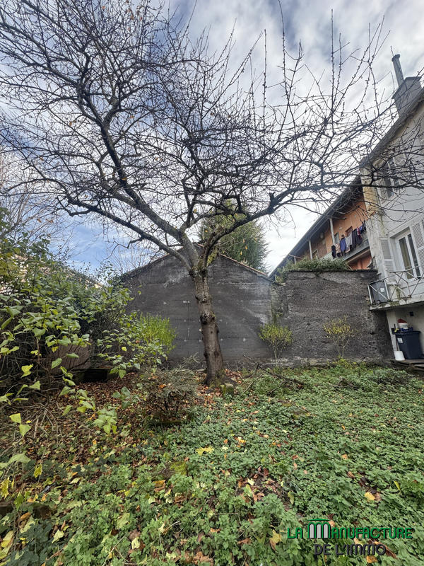 Maison - 225 m² - 8 pièces