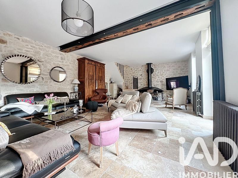 Maison - 220 m² - 8 pièces