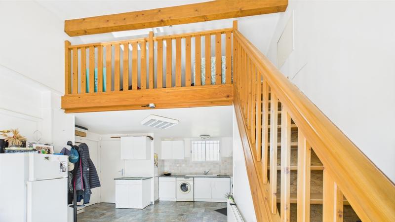 Propriété - 252 m² - 9 pièces