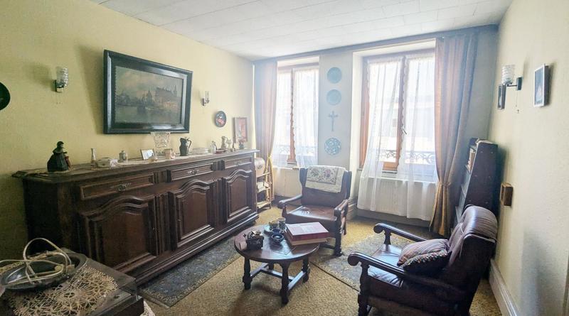 Maison - 275 m² - 9 pièces