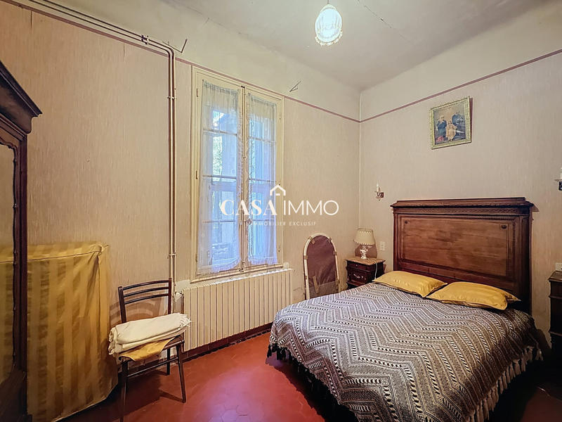 Maison - 220 m² - 8 pièces