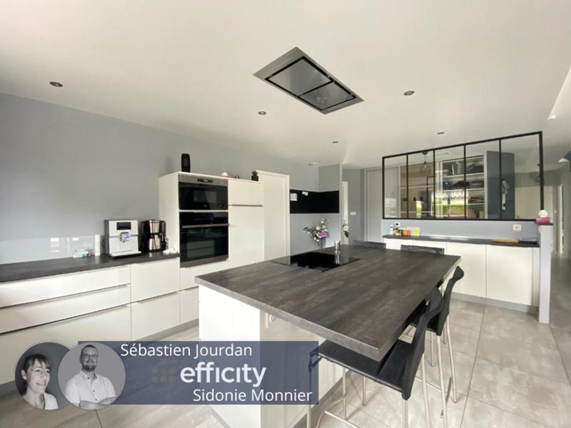 Pavillon - 180 m² - 6 pièces