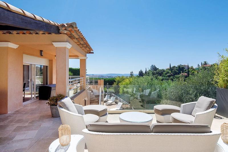 Villa - 221 m² - 5 pièces