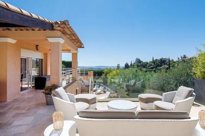 Villa - 221 m² - 5 pièces