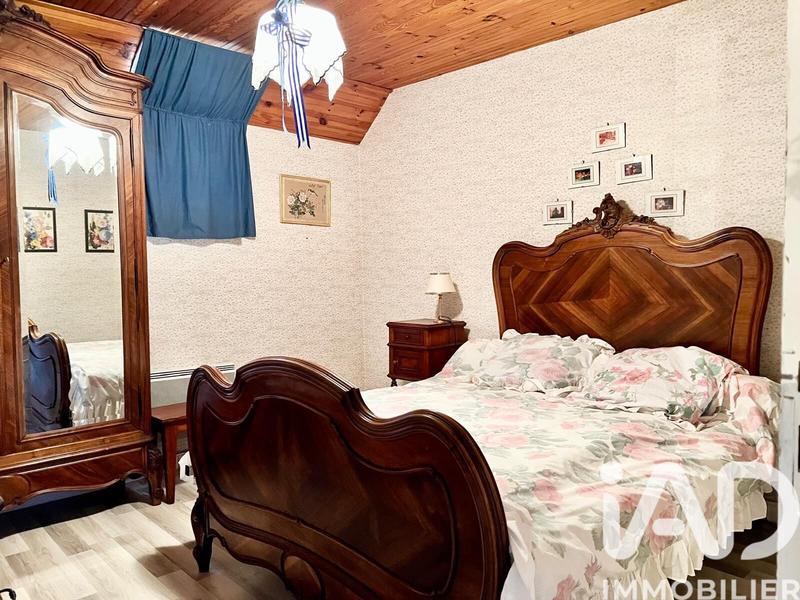 Maison - 208 m² - 9 pièces