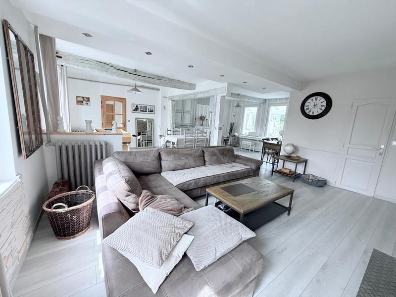 Maison - 210 m² - 6 pièces