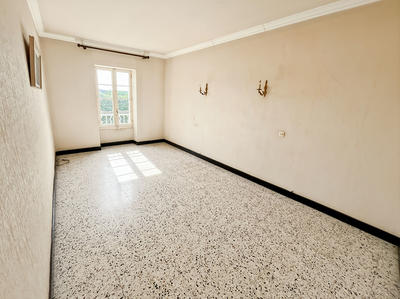 Maison - 370 m² - 8 pièces