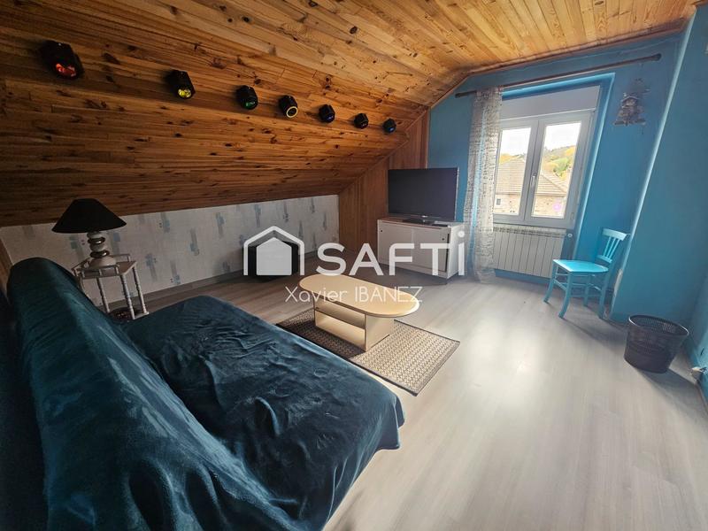 Maison - 234 m² - 9 pièces