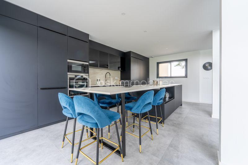 Maison - 293 m² - 7 pièces