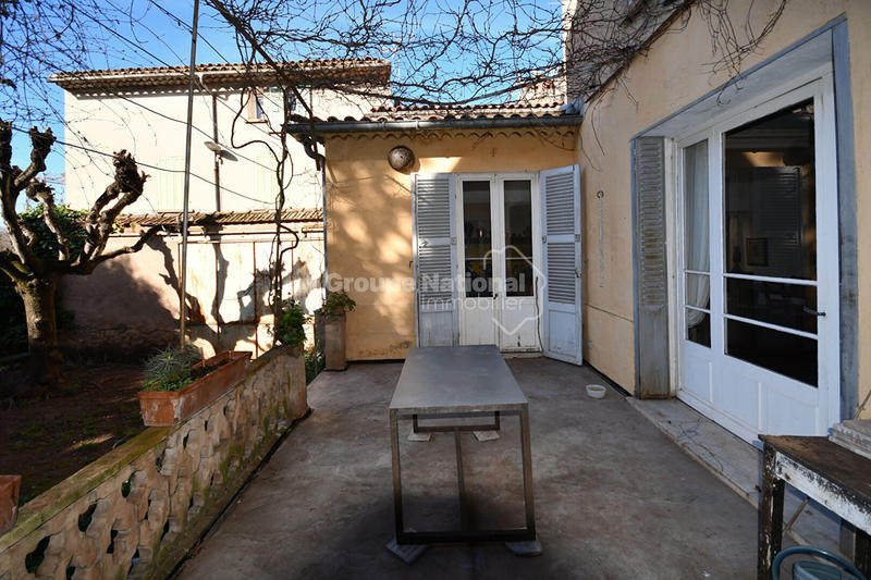 Maison - 320 m² - 13 pièces
