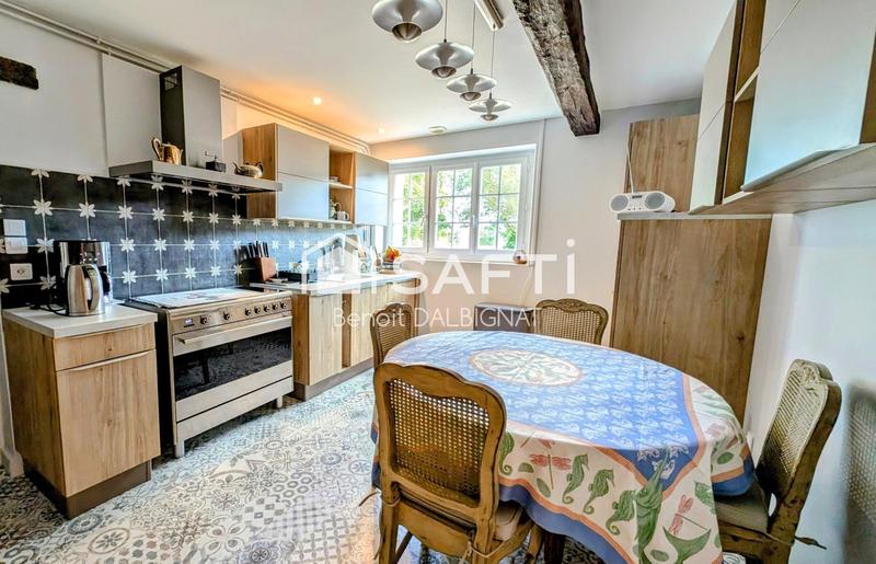 Maison - 302 m² - 7 pièces