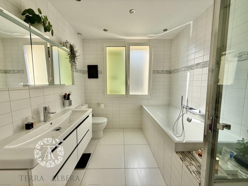 Villa - 160 m² - 6 pièces