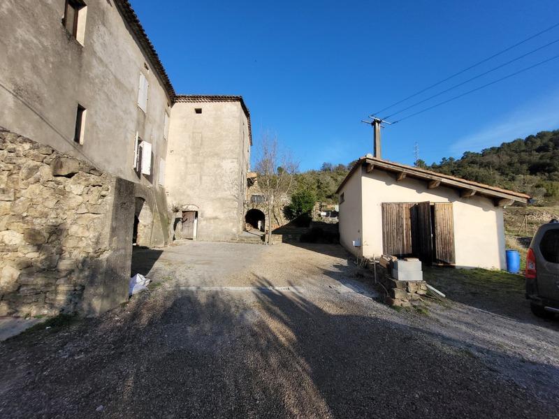 Maison - 220 m² - 12 pièces