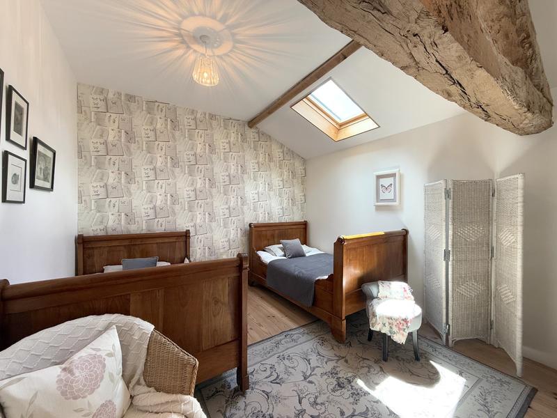 Maison - 360 m² - 8 pièces