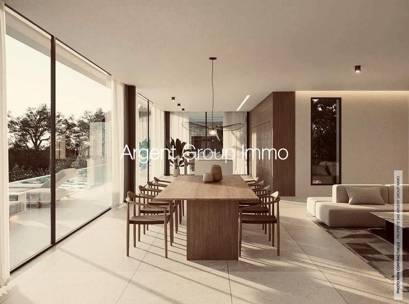 Maison - 600 m² - 10 pièces