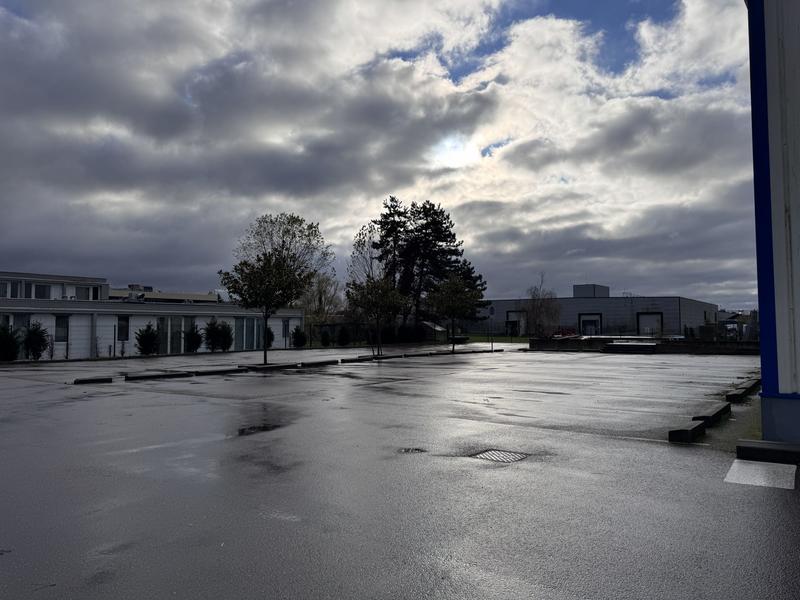 Local d'activités - 3 200 m²