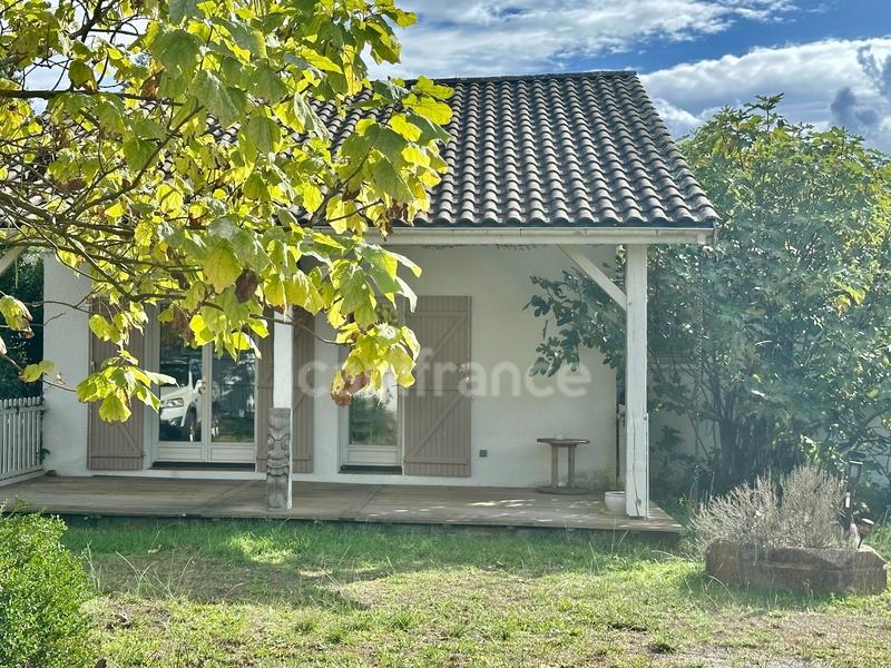 Maison - 104 m² - 4 pièces