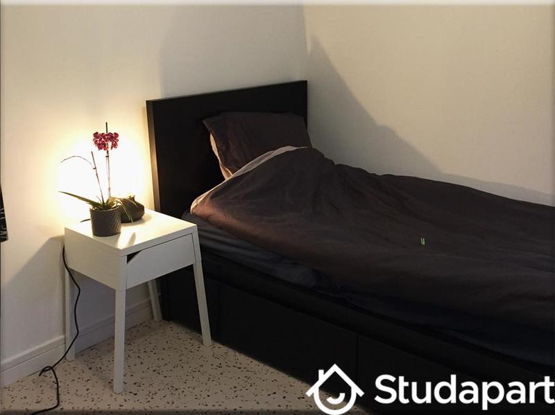 Chambre - 10 m² - 1 pièce