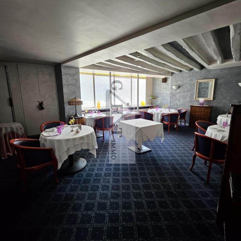 Local commercial - 657 m²