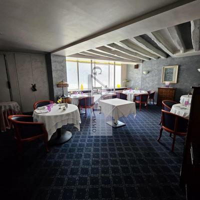 Local commercial - 657 m²