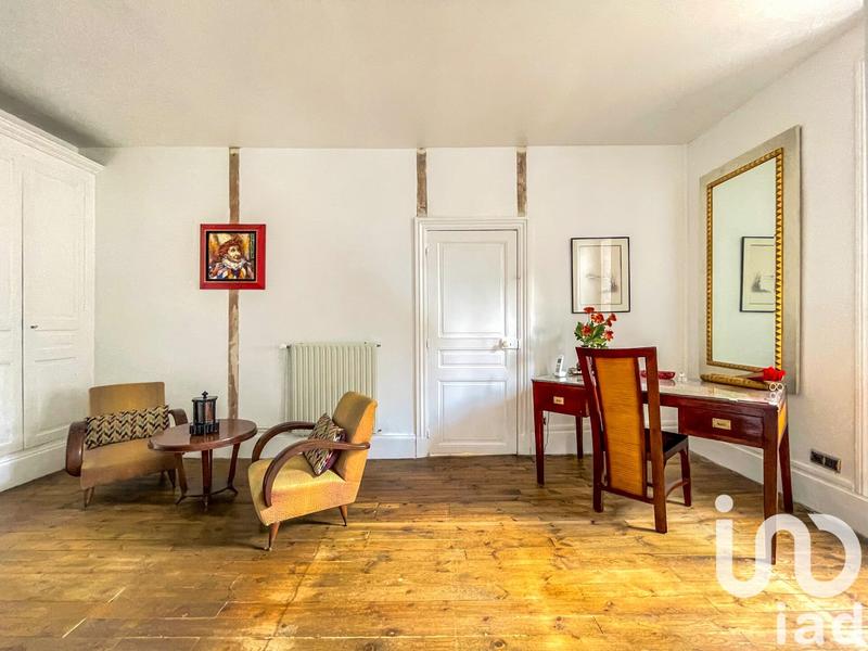 Maison - 260 m² - 10 pièces