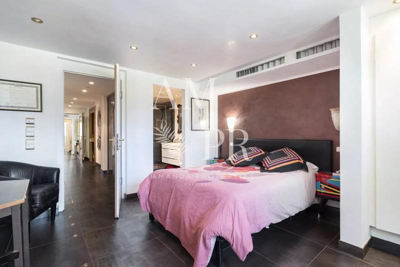 Appartement - 220 m² - 4 pièces