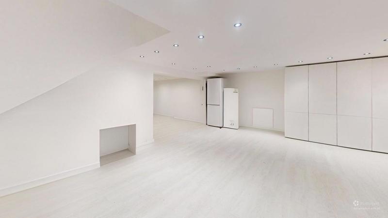 Maison - 203 m² - 8 pièces