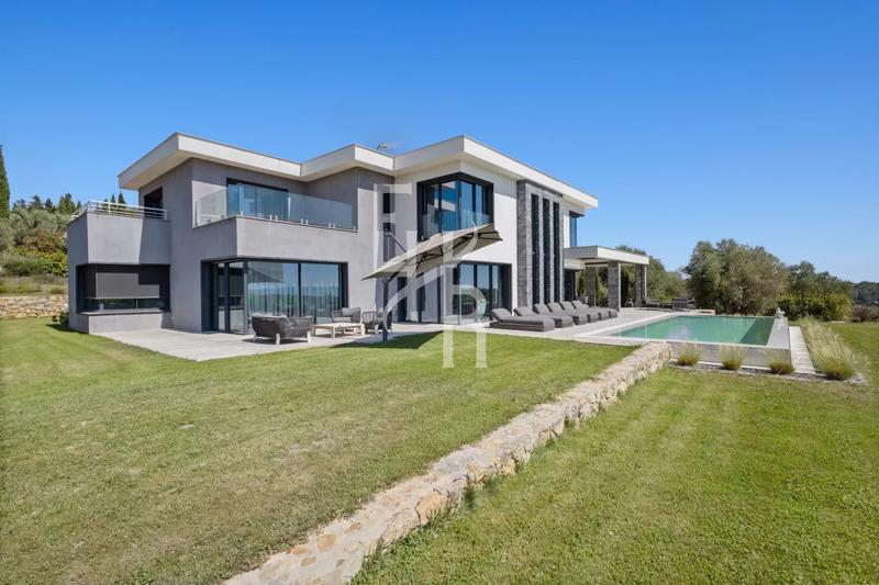 Villa - 420 m² - 8 pièces
