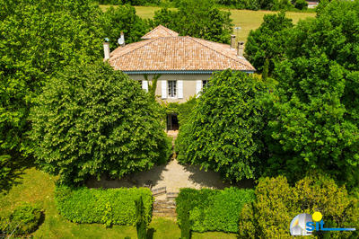 Propriété - 320 m² - 12 pièces