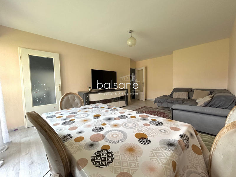 Appartement - 82 m² - 4 pièces