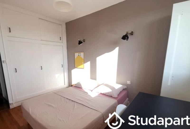 Chambre - 10 m² - 1 pièce