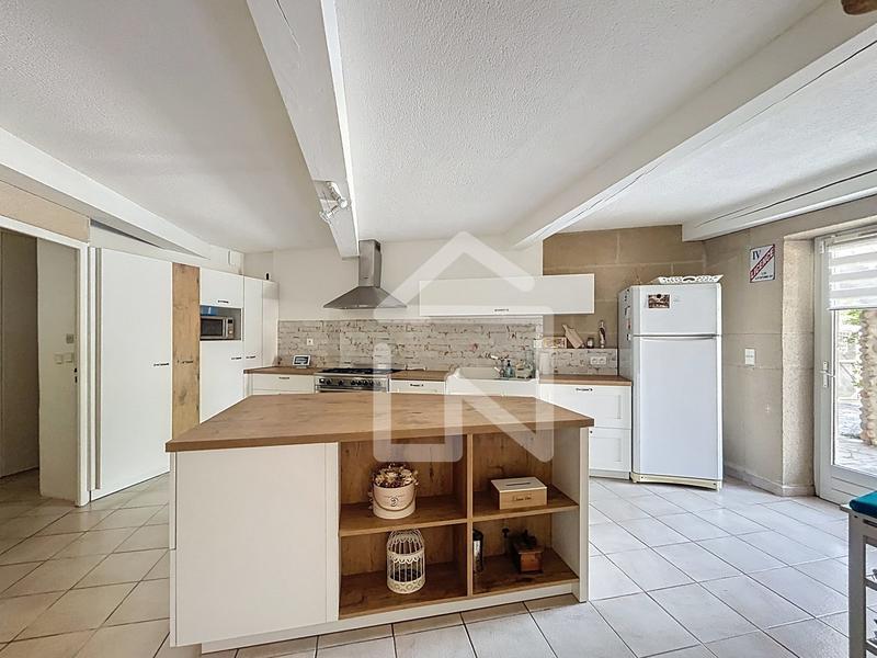 Maison - 247 m² - 6 pièces