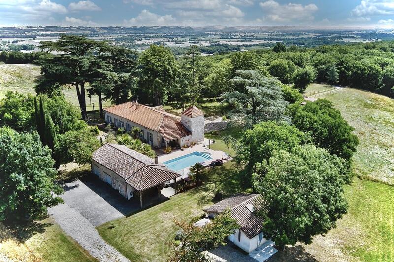 Château - 450 m² - 14 pièces