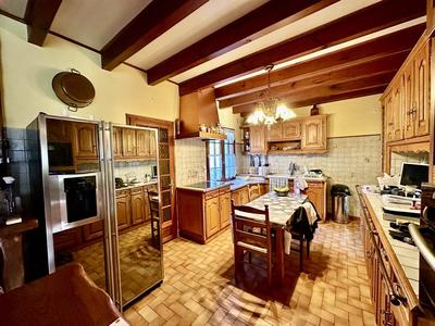 Maison traditionnelle - 200 m² - 8 pièces