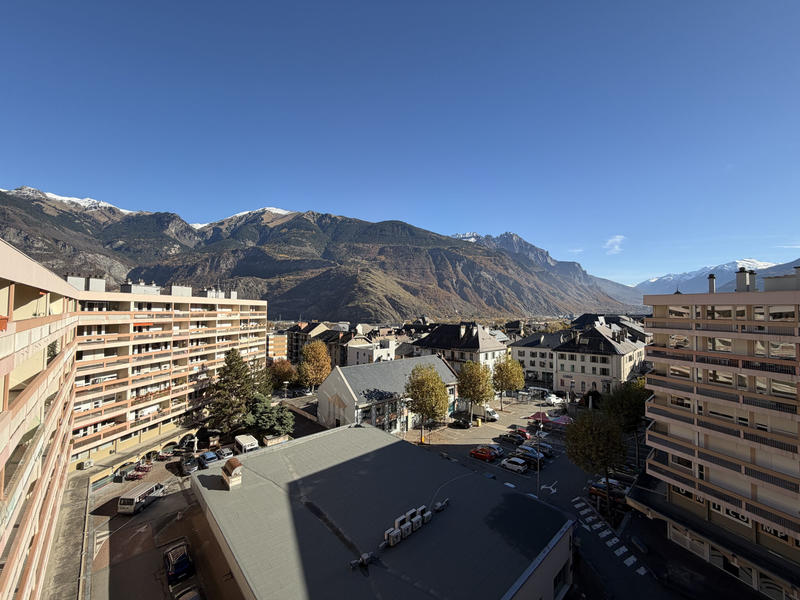 Appartement - 99 m² - 5 pièces