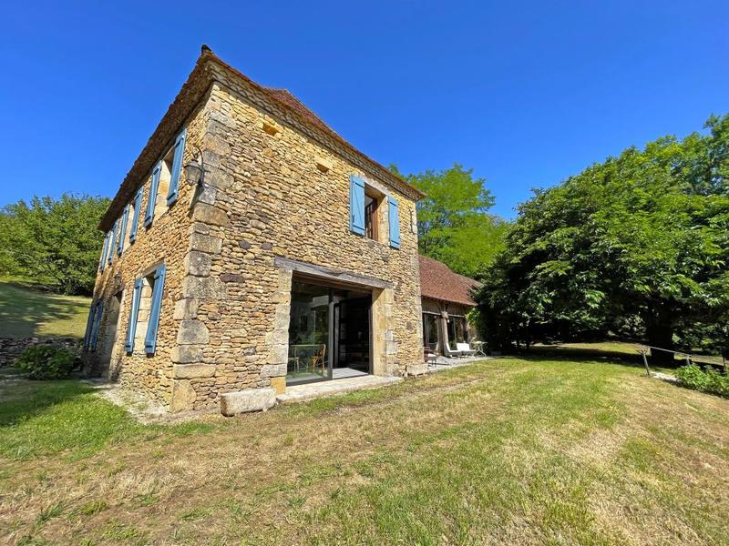 Propriété - 220 m² - 4 pièces