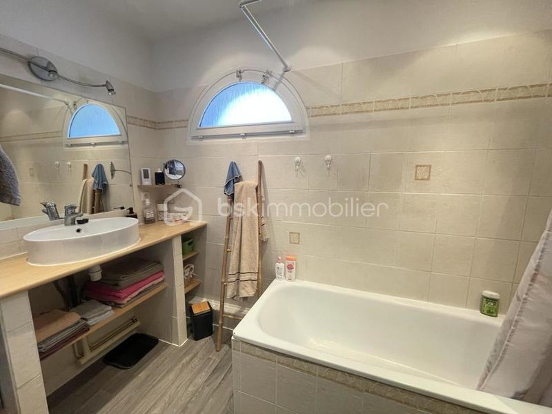 Maison - 92 m² - 5 pièces