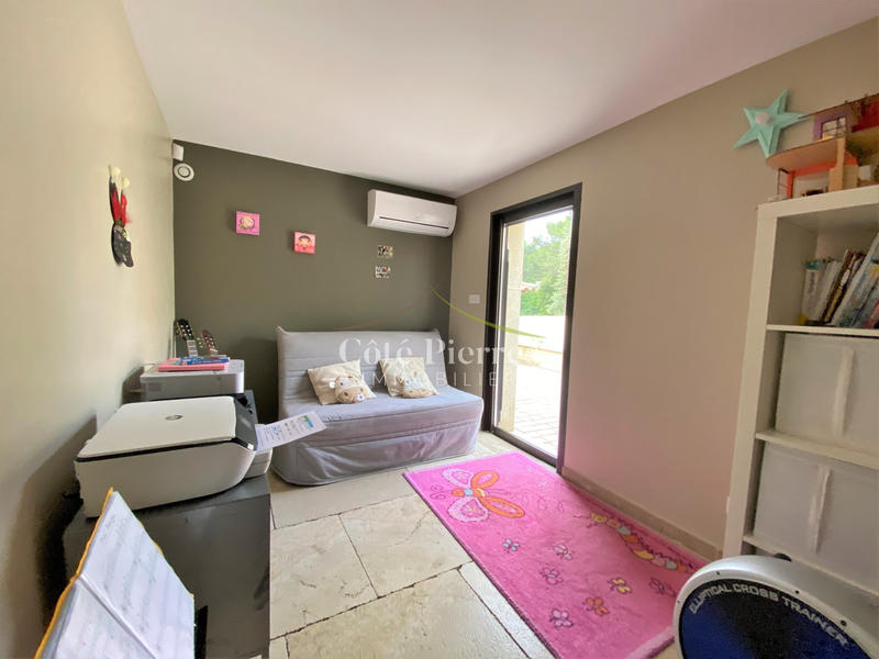 Villa - 200 m² - 6 pièces