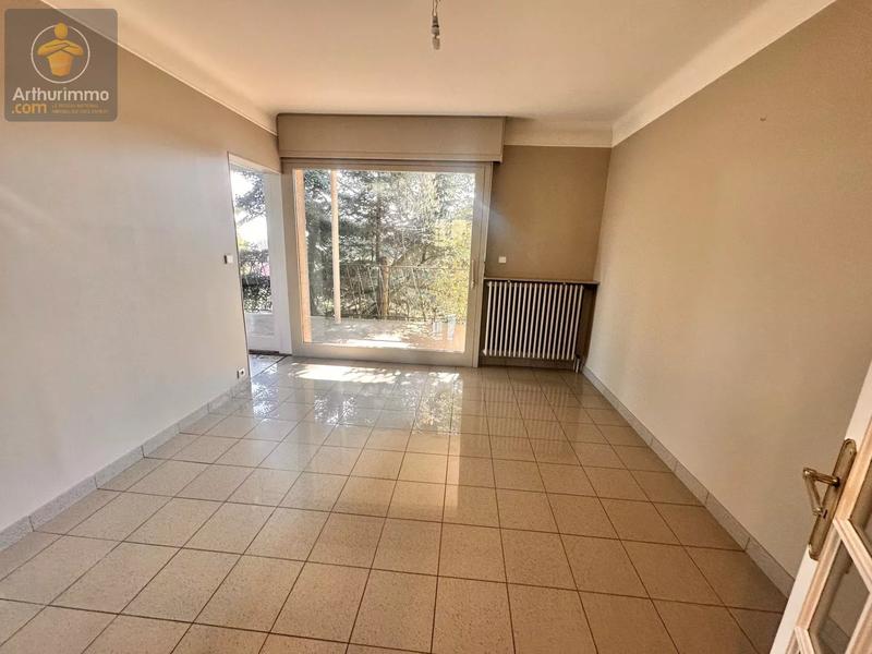 Maison - 300 m² - 8 pièces
