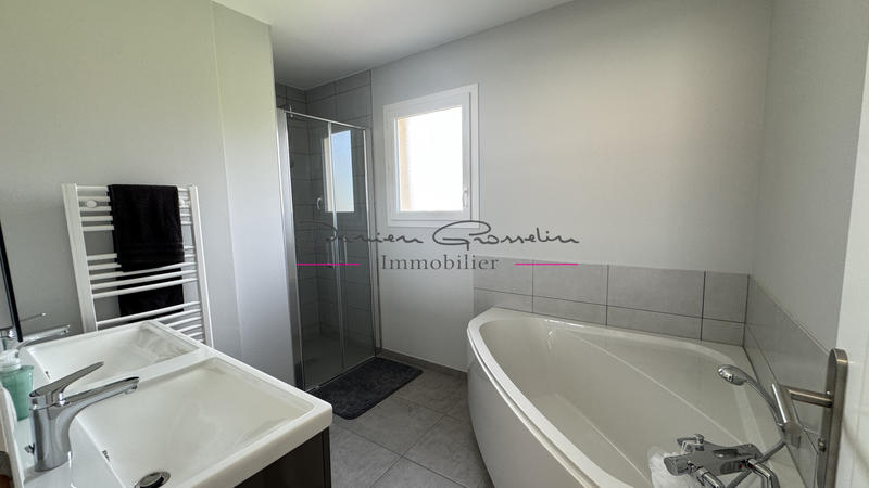 Maison - 120 m² - 5 pièces