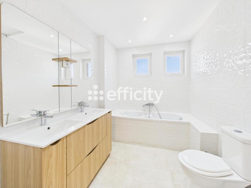 Pavillon - 189 m² - 8 pièces