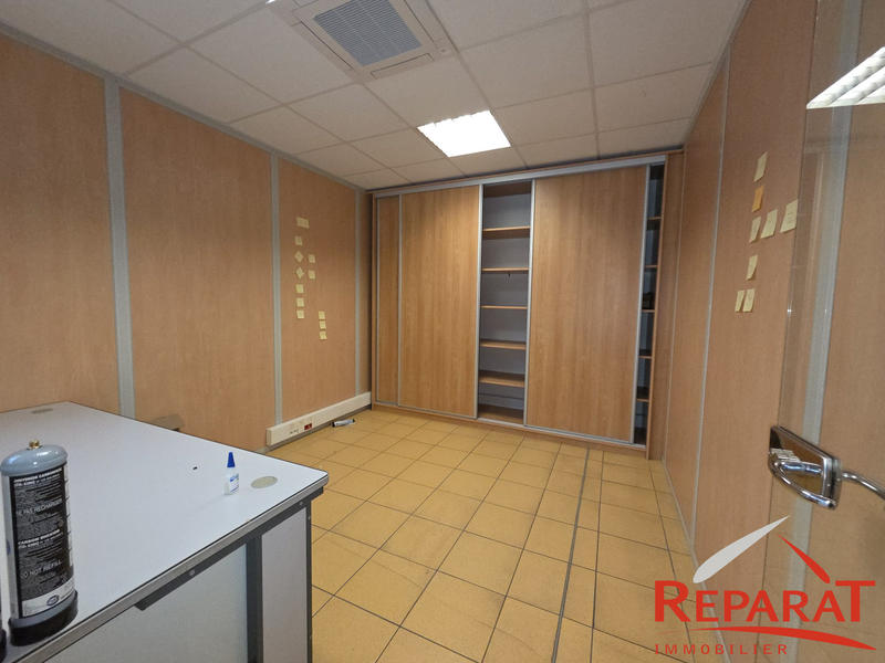 Local commercial - 2 150 m²