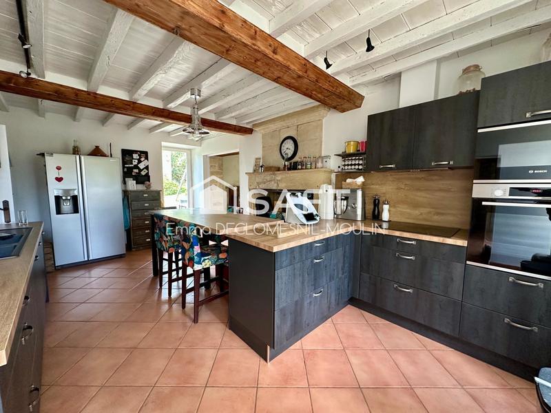 Maison - 360 m² - 10 pièces