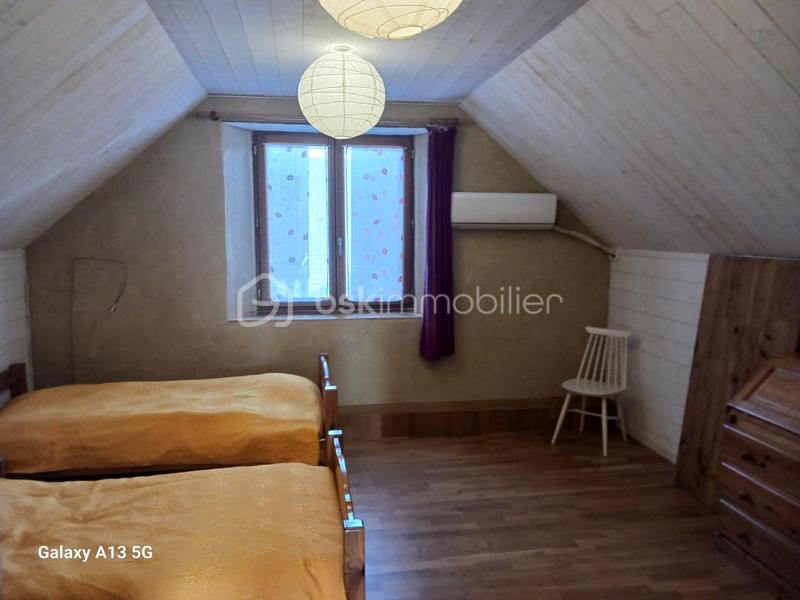 Propriété - 212 m² - 8 pièces