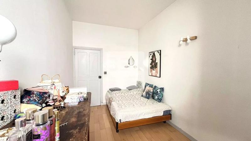 Appartement - 205 m² - 6 pièces