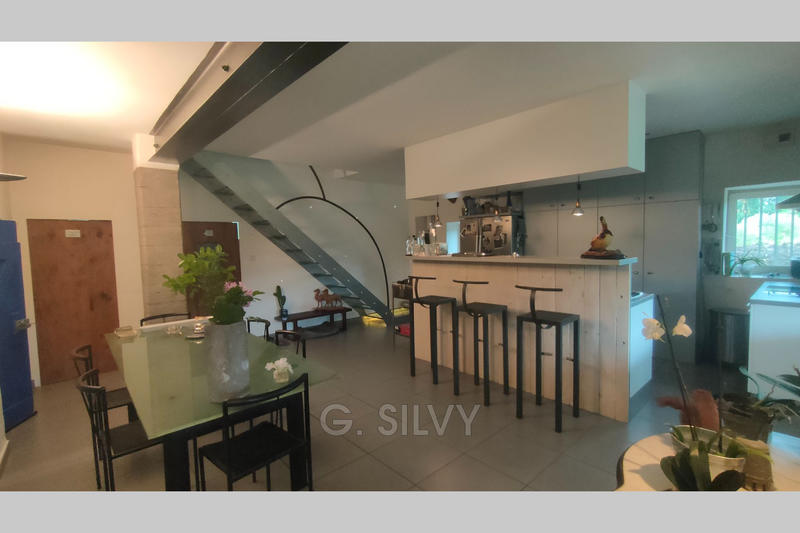 Mas - 260 m² - 10 pièces