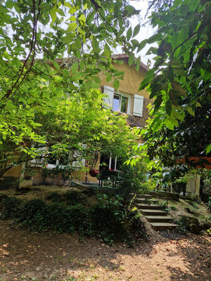 Maison - 198 m² - 9 pièces