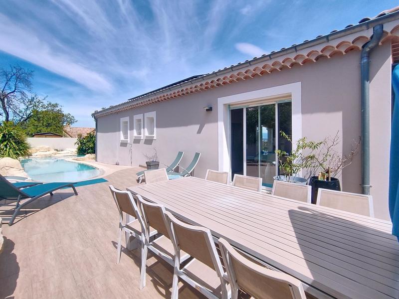 Maison - 228 m² - 9 pièces