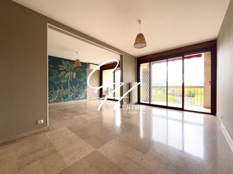 Appartement - 98 m² - 4 pièces